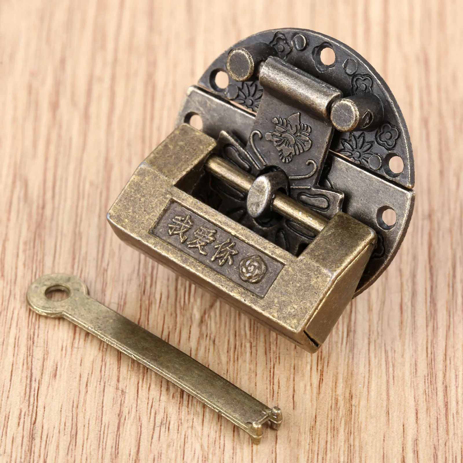 1/set Vintage Antique Iron Jewelry Wooden Box Padlock Chinese Old Brass Padlock for Suitcase Drawer Cabinet Key 33*18mm