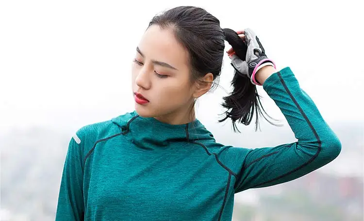 Women-Running-Shirt-Hooded_14