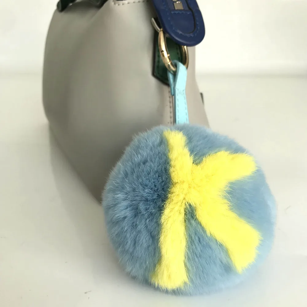 

Magicfur -ABcharm Letter Initial K Real Rex Rabbit Fur Letter Pompom Ball Soft Keyring Handbag Charm Car Phone Keychain Pendant