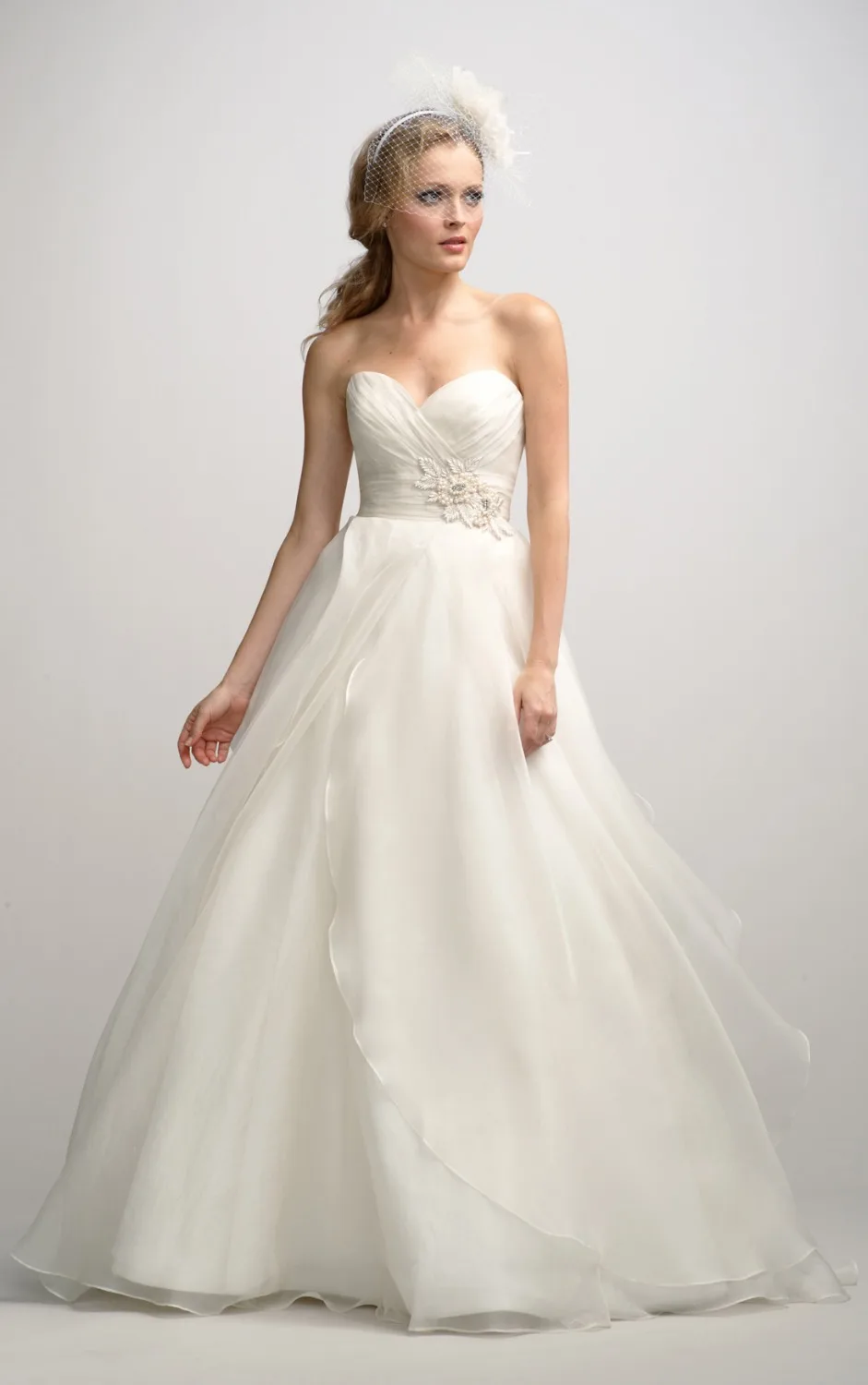 2016 Exclusive Wedding Dress Floor Length Backless Sweetheart Neck Ball