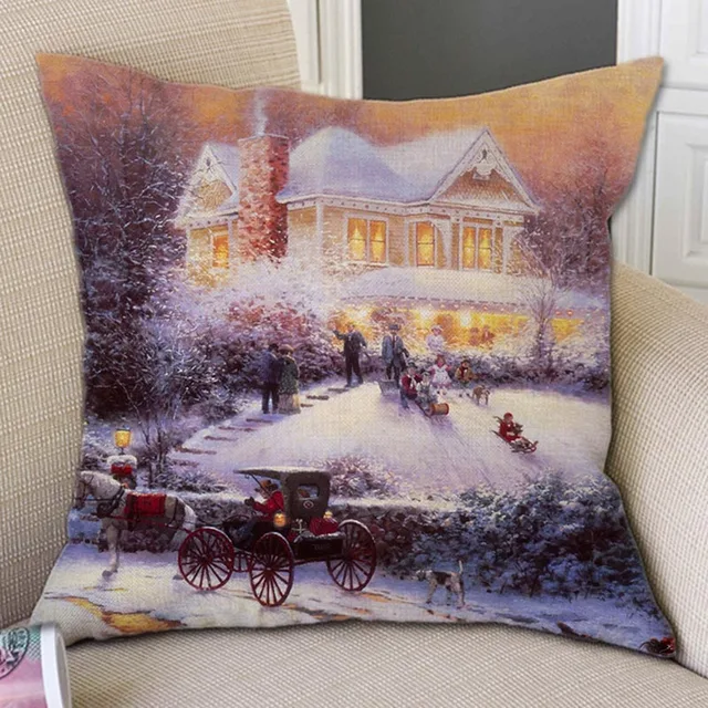 아늑함과 축제적인 분위기로 가득 찬 눈 덮인 집 크리스마스 장식 베개