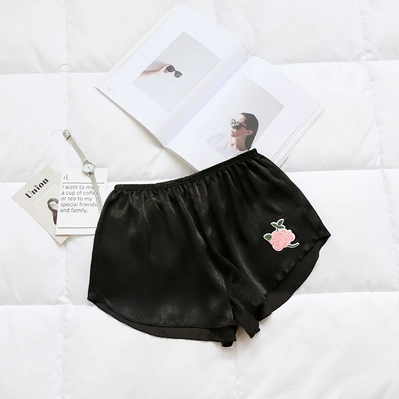 Новая летняя мода Роза, вышивка Цветочная нижняя часть для сна элегантные цветочные тонкие вискозные шорты одежда для сна для женщин пижамы шорты M583 - Цвет: Черный