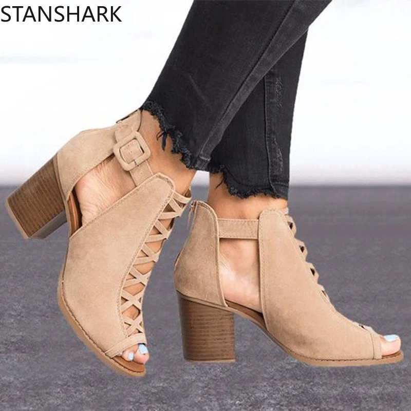 2019 أزياء النساء الصنادل الصيف جديد حار الإناث الأسماك الفم يتعرض اصبع القدم عالية الكعب الصنادل الرومانية السيدات حذاء من الجلد المدبوغ 2019 أزياء النساء الصنادل الصيف جديد حار الإناث الأسماك الفم يتعرض اصبع القدم عالية الكعب الصنادل الرومانية السيدات حذاء من الجلد المدبوغ