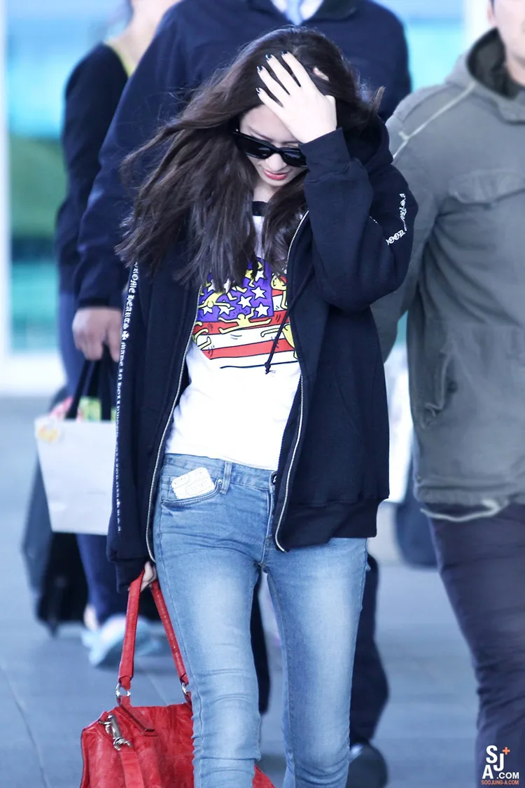 hoodie airport outfit