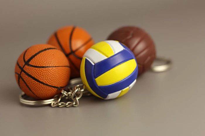 50 шт./лот новые ПВХ Мини баскетбольные Брелоки Пластиковые волейбольные брелоки для подарков