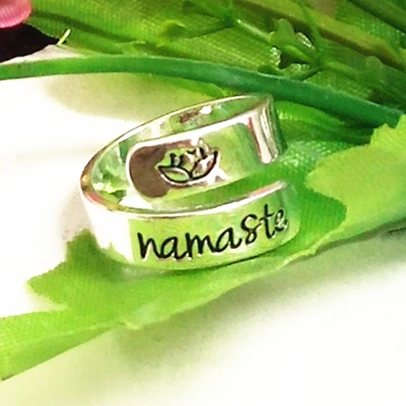Кольцо с цветком лотоса внешней торговли продажи цинковый сплав металла уплотнительные кольца штампованы с "вай" и Лотос дизайн ручной работы