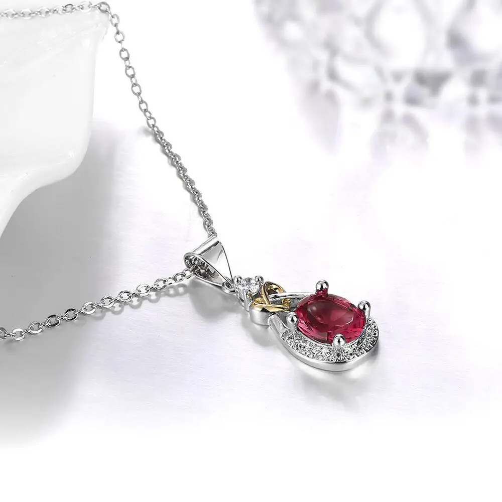 

2018 new women's necklace European and American fashion accessories exquisite, simple and elegant gift titanium steel materia