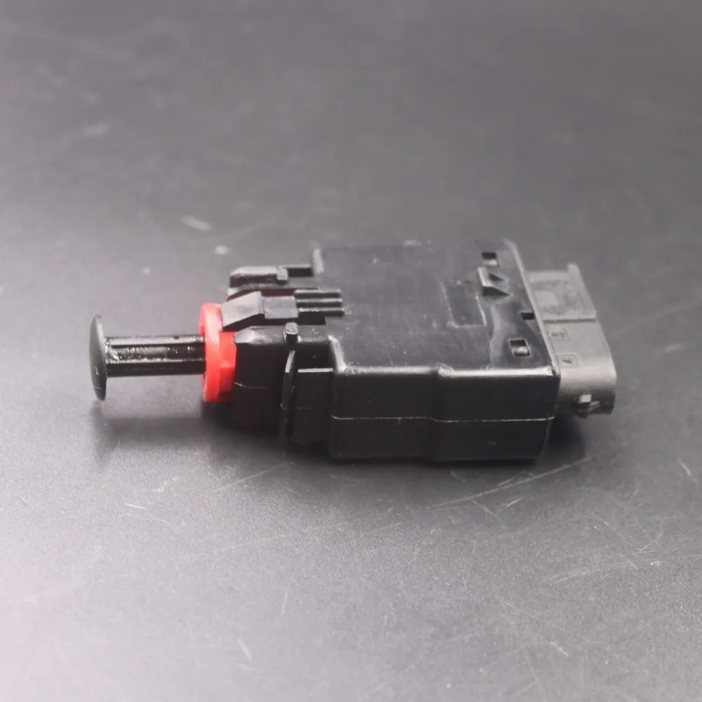 

For BMW E23 E28 E30 E31 E34 E36 E38 E39 E46 Z3 Brand 4 Pin Brake Lights Lamps Switch Brake 61 31 8 360 417 61311382385