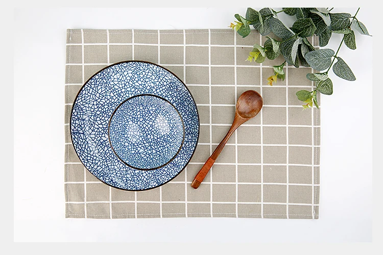 Petit éléphant De Dessin Animé Avec Des éclaboussures D'eau Sur Fond Blanc Illustration 3d