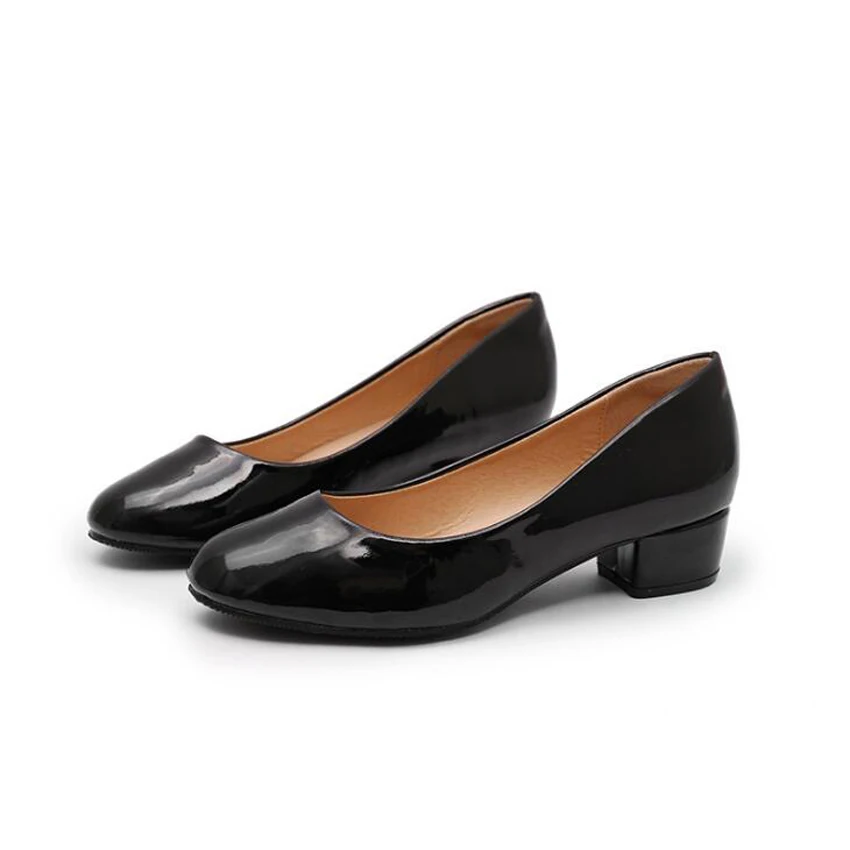 3 вида стилей кожаные туфли; женские туфли-лодочки на квадратном каблуке средней высоты в сдержанном стиле; женские весенние офисные туфли из органической кожи; женские деловые туфли на высоком каблуке