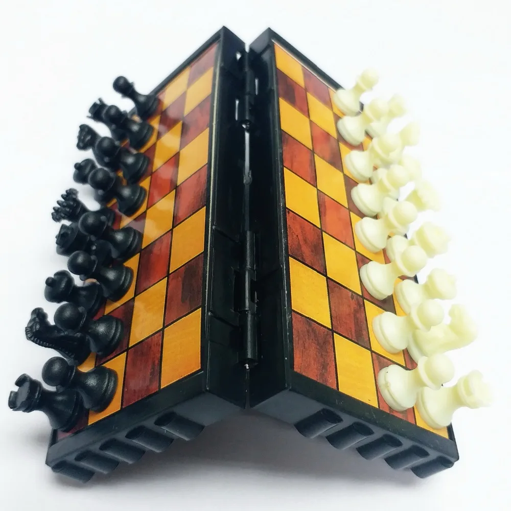 E832 Magnet Chess      21g