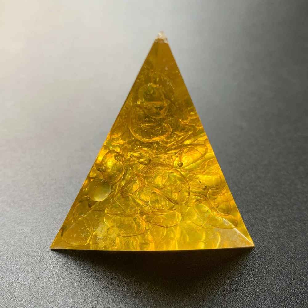 Цитрин браслет из каменной крошки Статуэтка из смолы статуя Пирамида камень треугольные хрустальные поделки энергия Исцеление по фэншую декор дома 1 шт