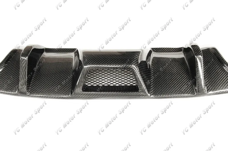 2008-2011 Mercedes Benz  W204 C63 Sedan VORSTEINER Style Rear Diffuser CF (5)