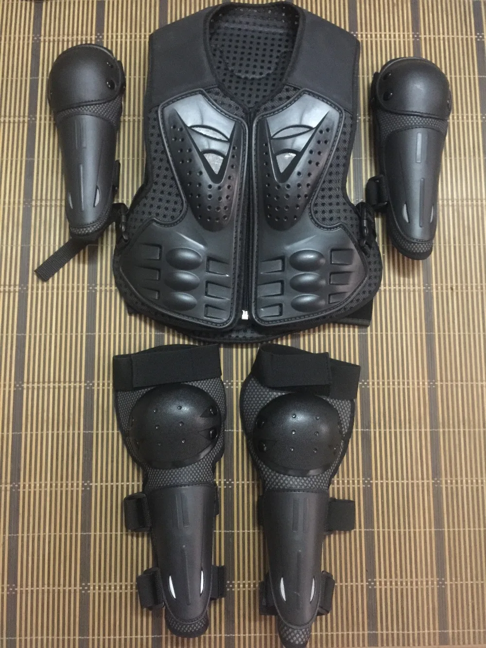 Черепаха EVS Comp Suit