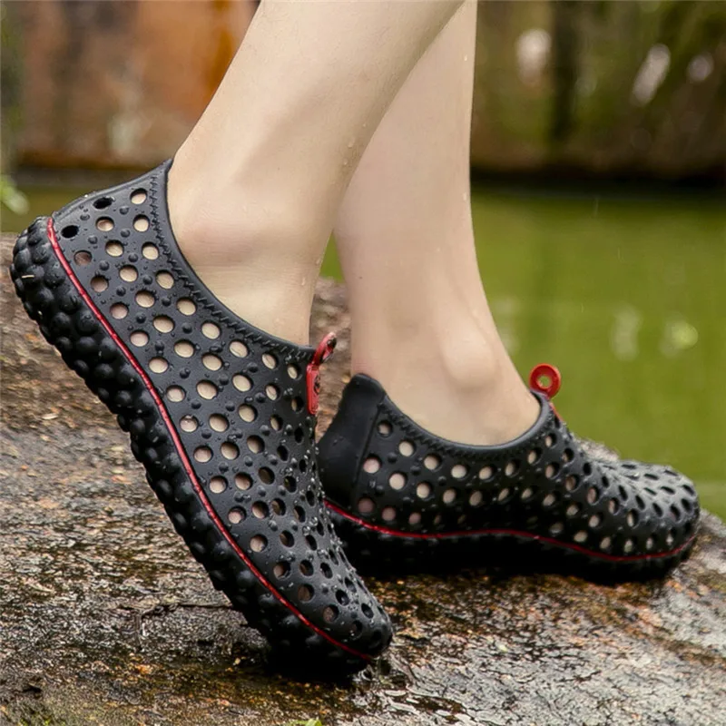 2019  Men's Summer Hollow Out Breathable Beach Sandals Casual Outdoor Slippers terlik Mans footwear 40JA2919