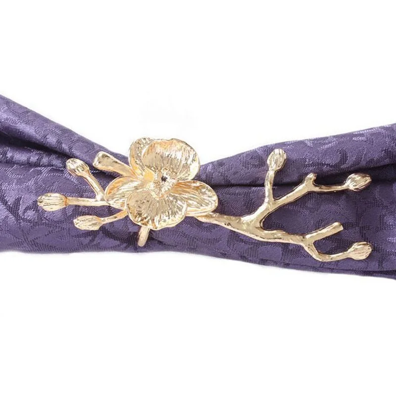 

Upscale Cherry Blossom Napkin Rings Plum Gold Silver Towel Holder Buckle Hotel Wedding Western Dinner Table Decoration ZA3647