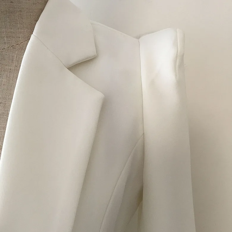 Высококачественная Модная белая куртка с длинными рукавами и v-образным вырезом, тонкая модная куртка