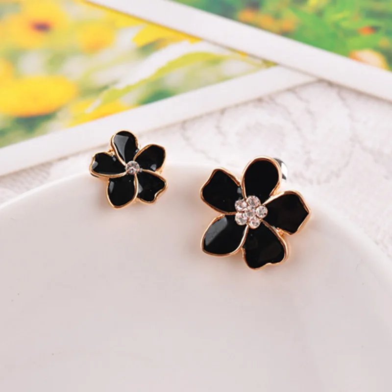 

2019 New Korean 3 color Zinc alloy Flower clip earrings without piercing For Women Summer Fashion Accessories Earrings