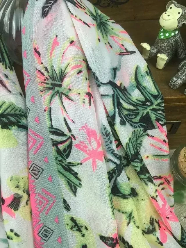 Новейший популярный розовый шарф с принтом листьев женский геометрический вискозный шарф с кисточками 5 шт./партия