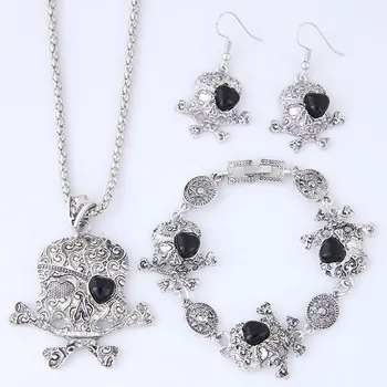 

New Green Skull Pirate Earrings Necklace Bracelet Three-piece Set Jewelry Set Natural Stone