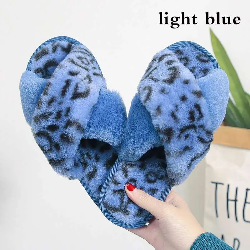 На зимнем меху туфли женские шлепанцы; теплые; Вьетнамки; леопардовые сандалии Мягкие тапочки на мягкой плоской подошве; забавная домашняя обувь Chanclas Mujer - Цвет: light blue-Leopard