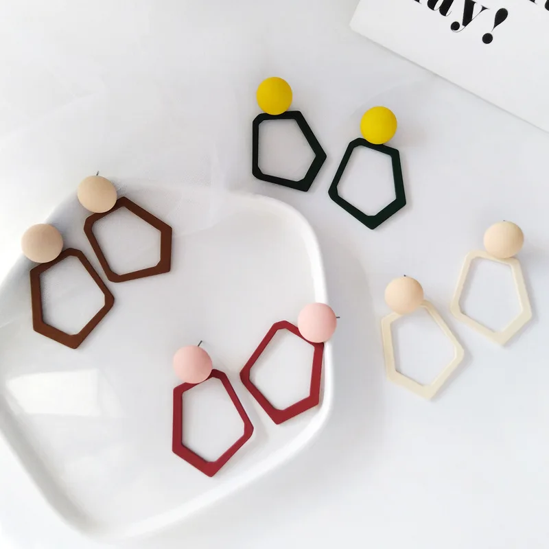 

Simple Bold Color Metal Hyperbole Geometric Drop Earrings Hollowed out Irregular Shape Slice Dangle Earrings Brincos For Women