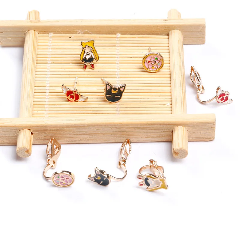

Anime Sailor Moon Luna stud earrings Cosplay prop heart star Metal accessories Ear clip