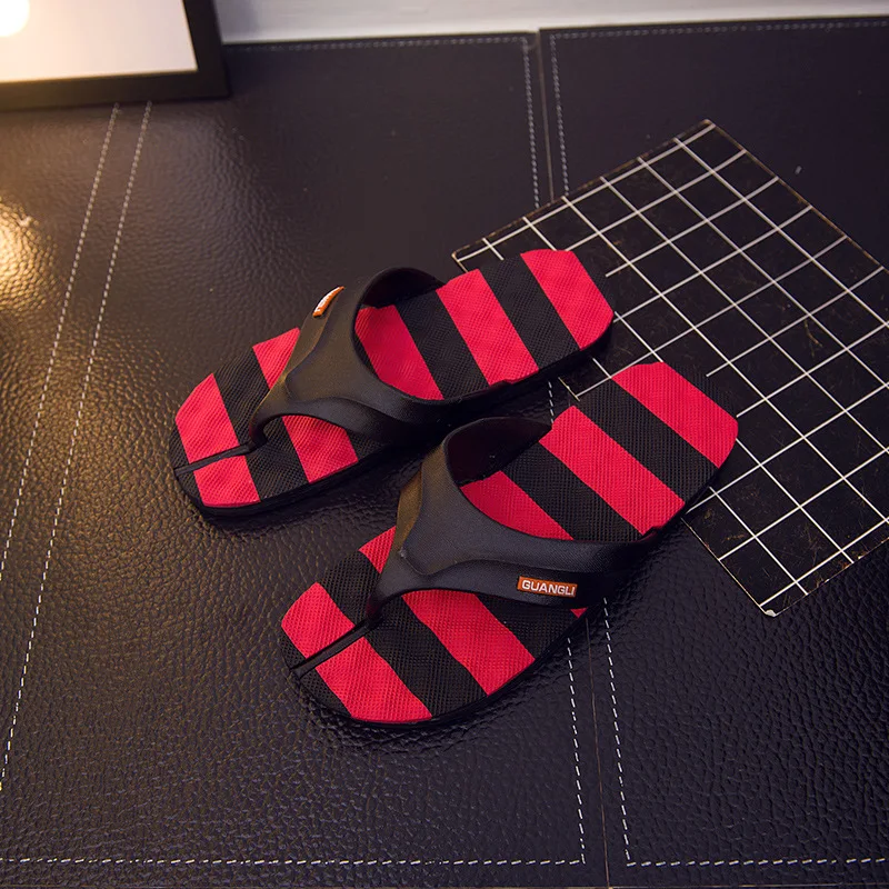 PADEGAO/летние пляжные сланцы на плоской подошве для мужчин, Нескользящие полосатые уличные шлепанцы в Корейском стиле для отдыха, лаконичная пляжная мужская обувь