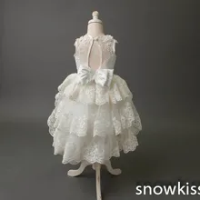 Белый/слоновая кость Sheer Кружева спинки Причастие цветок платья для девочек для свадьбы красивая до середины икры Многоуровневое Пром бальные платья с бантом