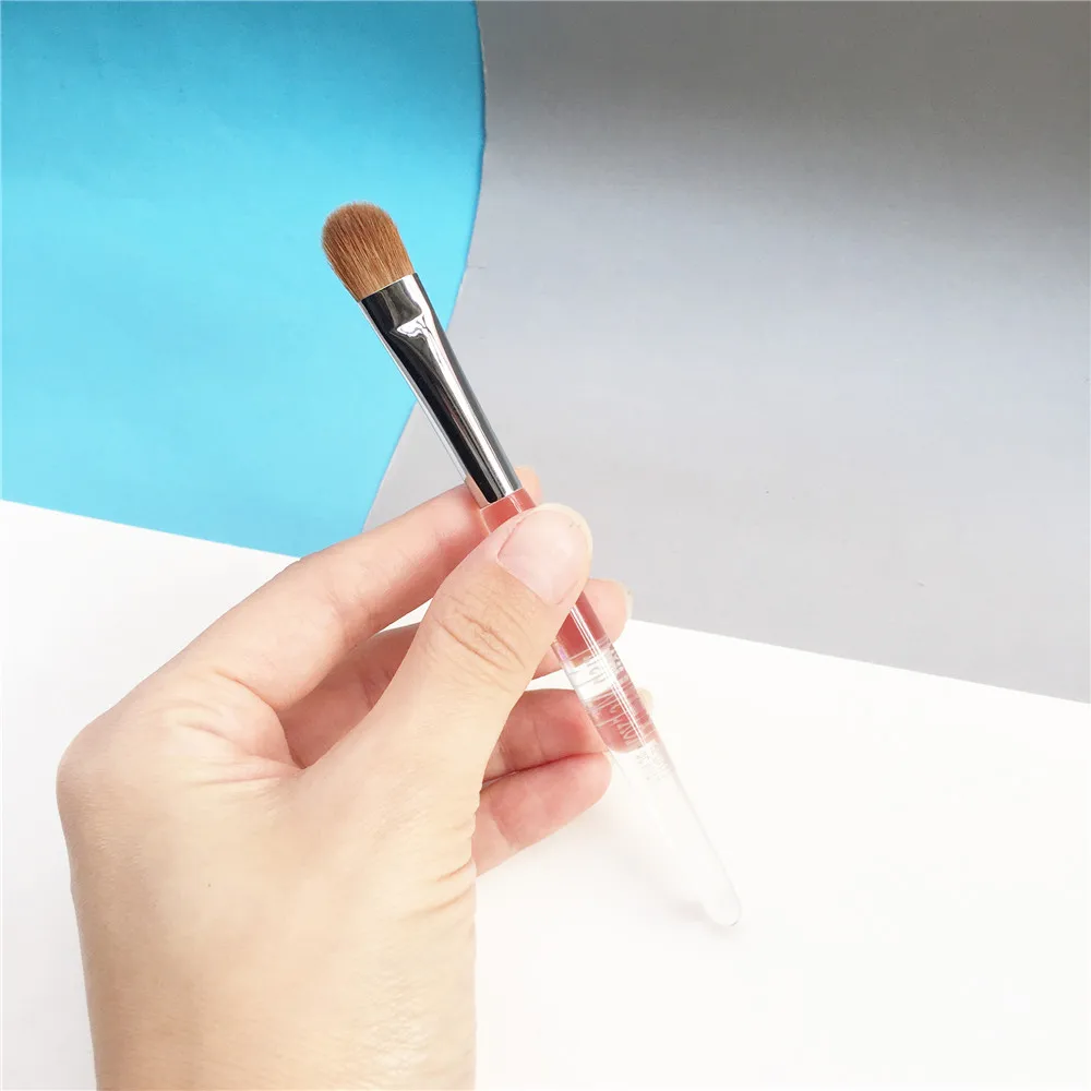Trish McEvoy Brush 40 Medium Laydown Brush _ 6