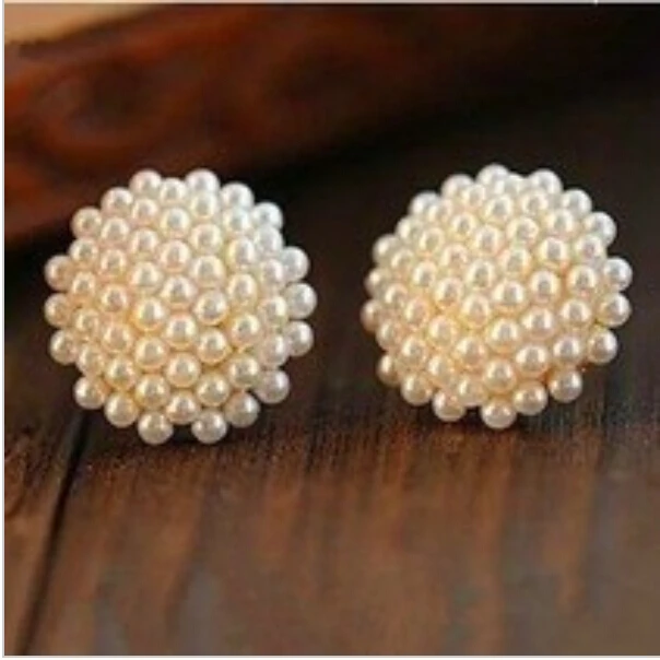 

wholesale New Fashion Vintage Korean Full Pearl Peach Heart Earrings