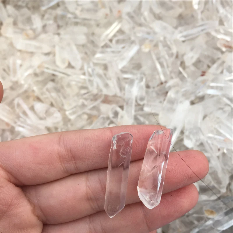 Маленький тонкий 40-60 штук натуральный кварцевый кристалл необработанные точки осколки 100 г