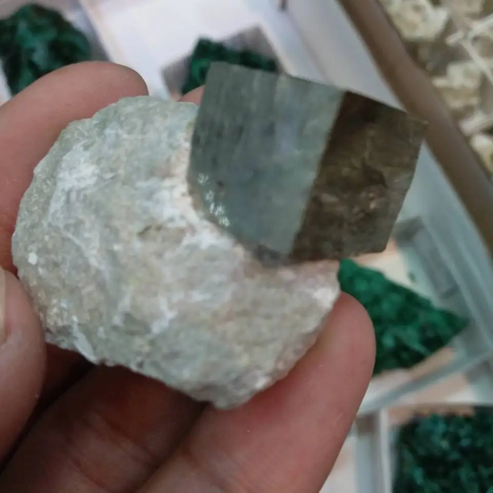 1 шт. невероятные display_ большие Lusterous Pyrite кубики на матрице_ Navajun Mine, Испания