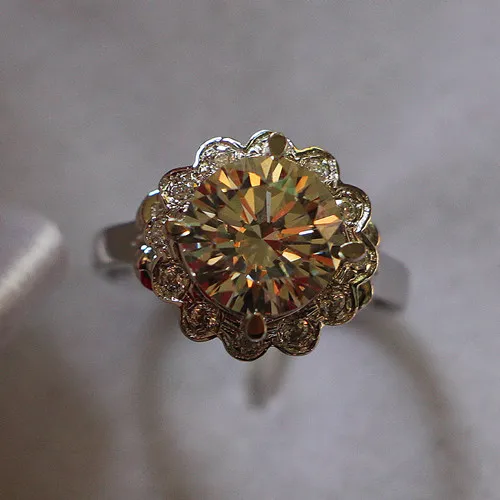 

4Carat Solid 750 Gold Vintage Flower Sightly Certificate Moissanite Women Engagement Ring Statement Jewelry Gift For Sweatheat