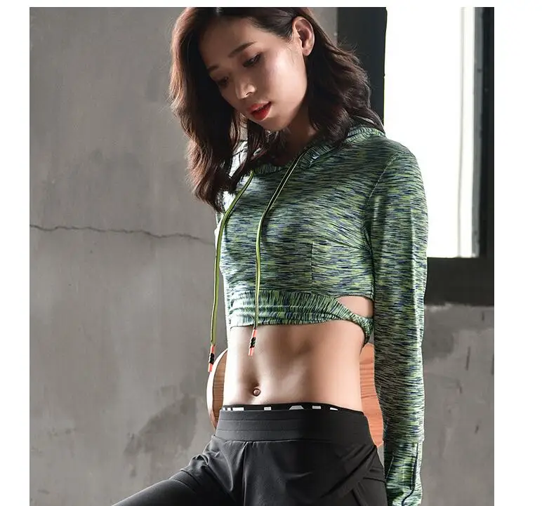 Cute girls bare midriff — pic 15