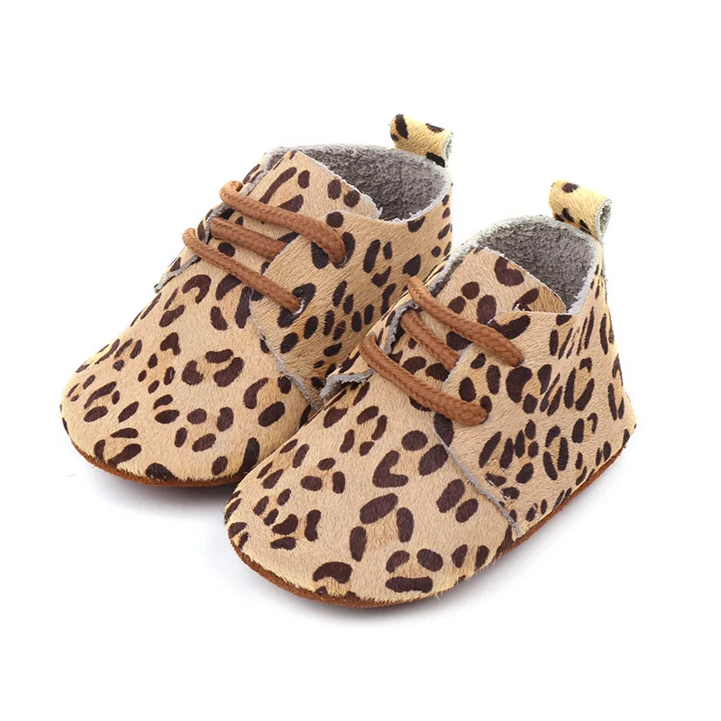 Обувь для маленьких мальчиков и девочек; камуфляжная обувь из натуральной кожи с леопардовым принтом; мягкая хлопковая обувь с принтом; обувь для первых походов