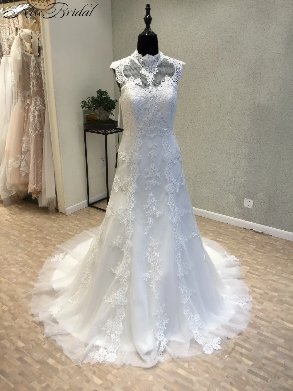 

vestidos de novia New Beautiful Wedding Dresses Mermaid Style Vinatge Lace Bride Dress Sleeveless Button Back