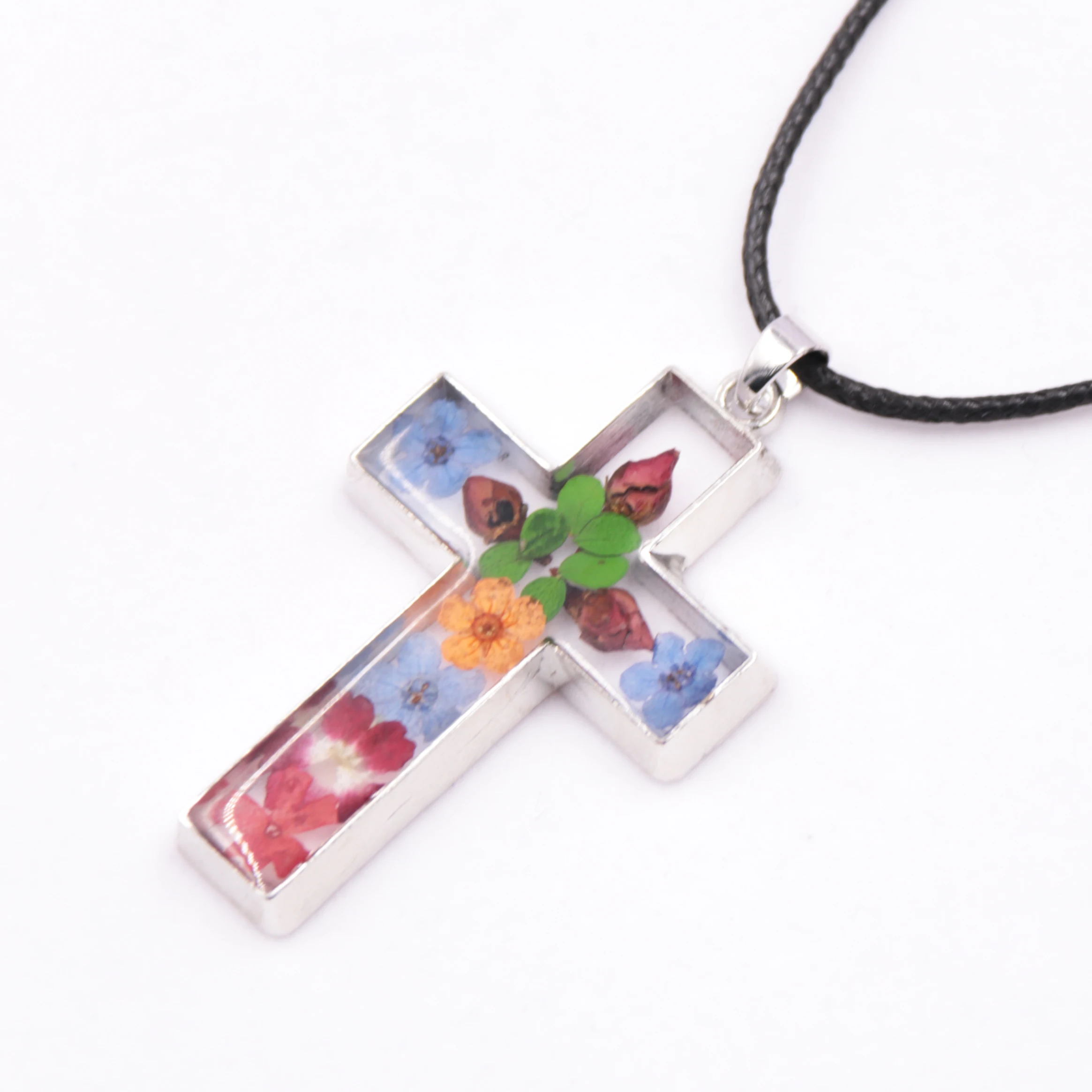 New Design real flower zinc alloy necklace High Quality Jewelry Cross Jesus Necklace