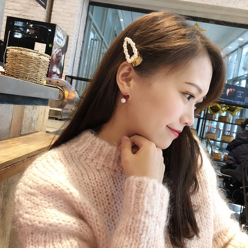 

1 pcs Fashion Pearl Hair Clip for Women Elegant Korean Design Snap Barrette Stick Hairpin Hair Styling Accessories Clips Styling