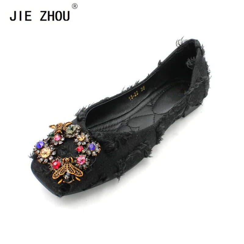 

Plus Size 35~42 Women Flats Designer Crystal Woman Flat Shoes Elegant Comfortable Lady Fashion Rhinestone Women Soft Bees Shoes