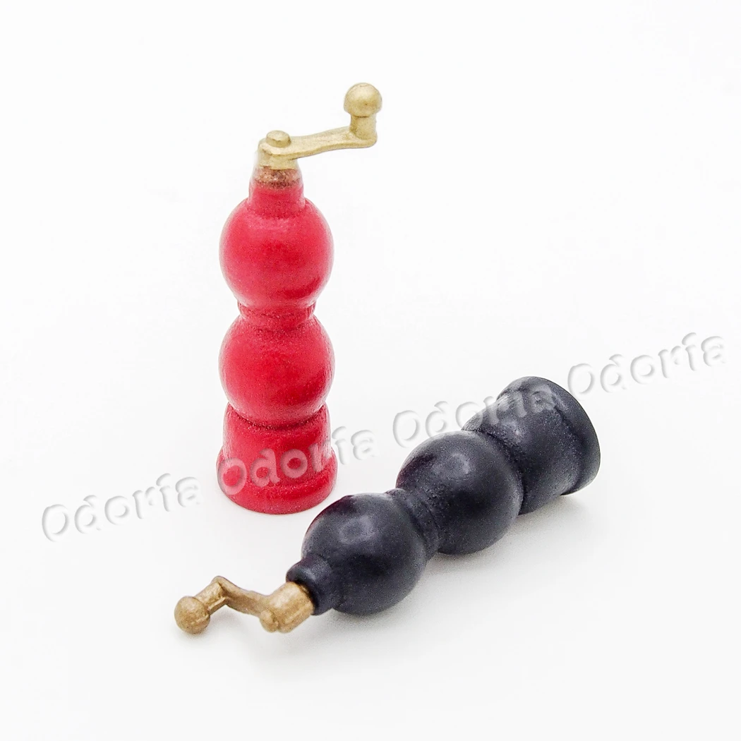 Odoria 1:12 Miniature 2PCS Wooden Salt Pepper Seasoning Grinder Dollhouse Kitchen Accessories - Image 2