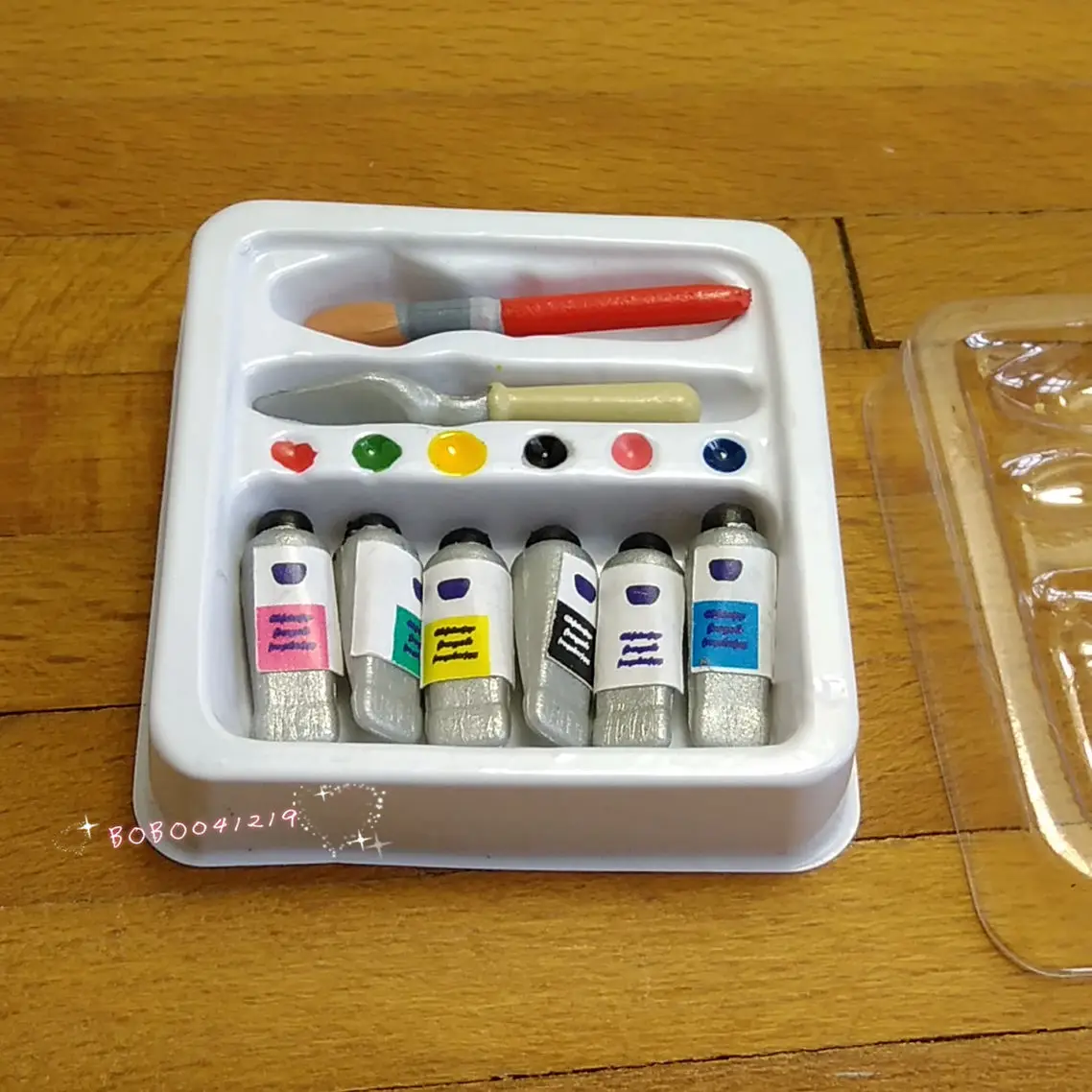

Dollhouse Miniature 1:6 Toy Plastic Painting Paint Box Set Lenth 4.3cm SPO405
