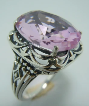 

Hollow out the ancient silver restoring ancient ways pattern 9.1 CT pink gem ring luxury fashion atmosphere