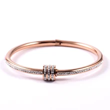 Простые элегантные туфли со стразами; цвет золотистый браслет Dropshipped Для женщин из нержавеющей стали простой браслет очаровательный Кристал браслет, женская бижутерия