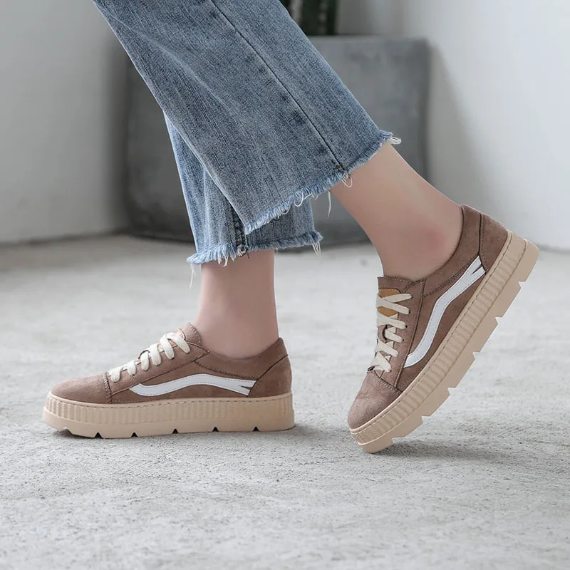 

2018 autumn new fashion simple casual shoes women thick bottom comfortable solid color casual shoes.