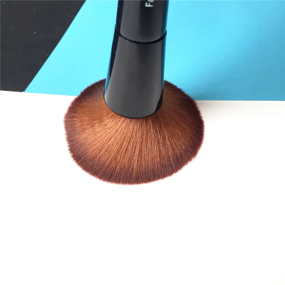 Bobbi Brown Full Coverage Face & Touch-up Brush _3