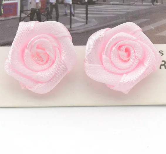 100 шт./лот атласная роза ручной работы лента розочки ткань цветок лук Аппликации для свадебного декора Ремесло Швейные аксессуары DIY - Цвет: pink