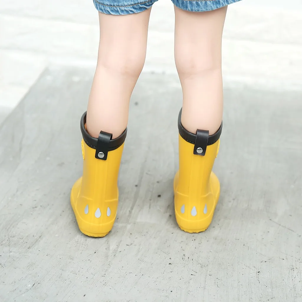 Детская обувь; непромокаемые сапоги для малышей; модная обувь для мальчиков и девочек с рисунком; однотонные простые детские кроссовки до середины икры