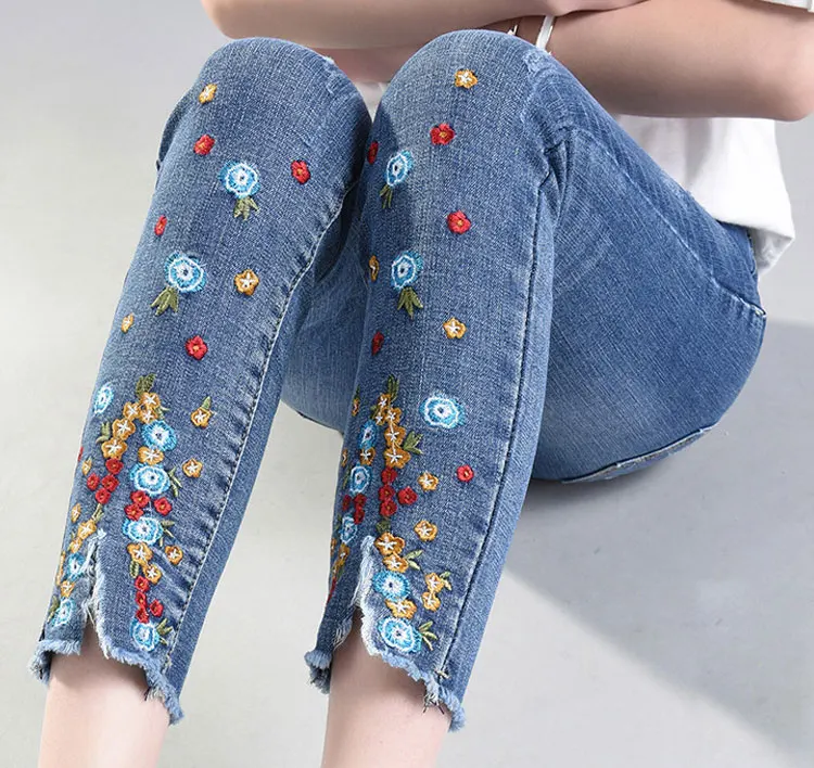 WICCON, Стрейчевые джинсы с вышивкой для женщин, эластичные джинсы с цветочным принтом, женские узкие джинсовые штаны, маленькие штаны с цветочным узором, Pantalon Femme