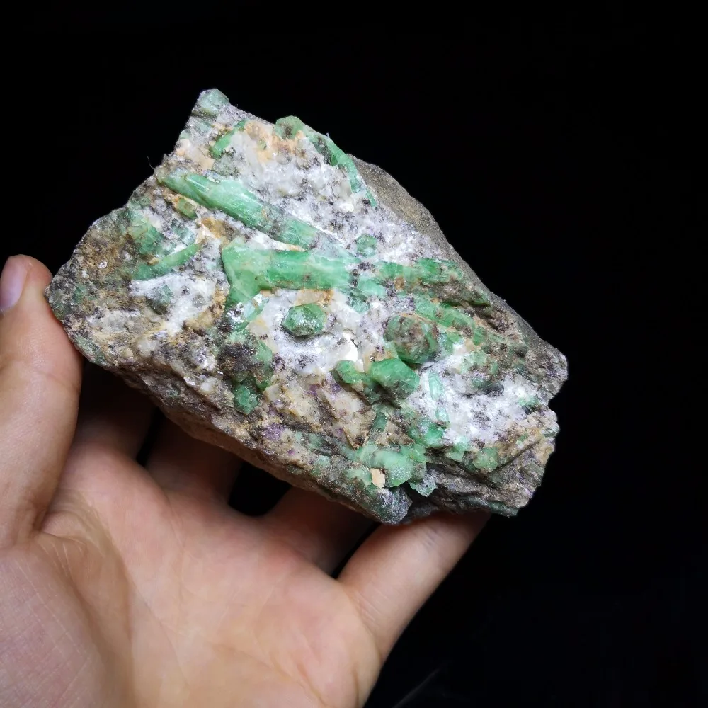 

620g TOP NATURAL Emerald quartz crystal stone ore Mineral samples collection B13-7